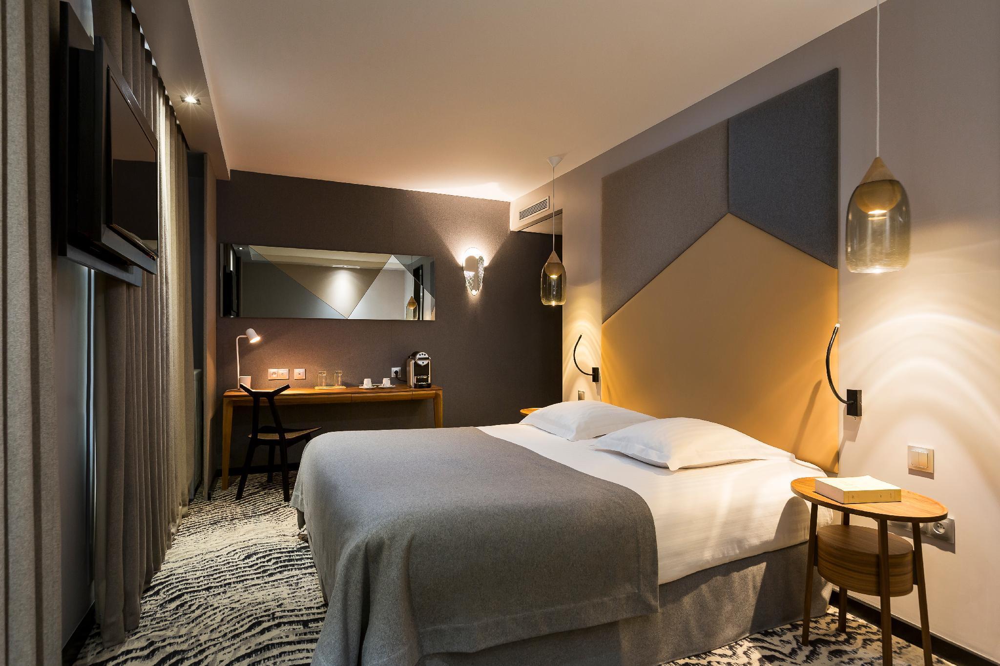 Hotel Atala Champs Elysees 4*