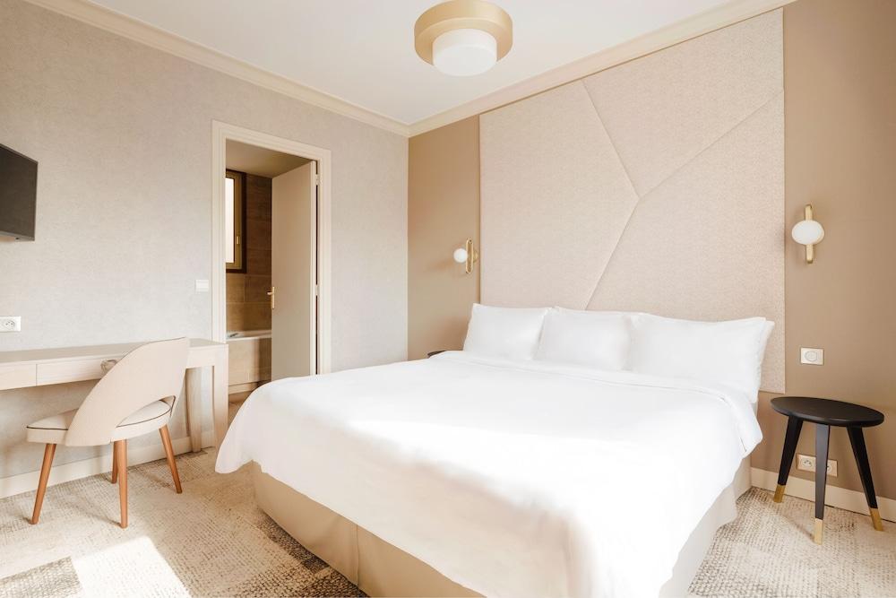 Hotel Atala Champs Elysees 4*